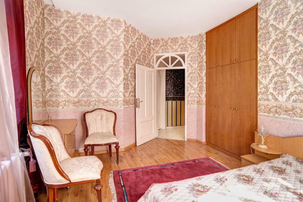 Aristocratic, Elegant, Designer Top Central Apartment Sofia Eksteriør bilde