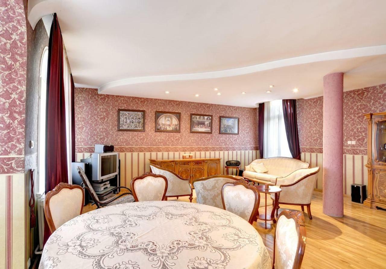 Aristocratic, Elegant, Designer Top Central Apartment Sofia Eksteriør bilde